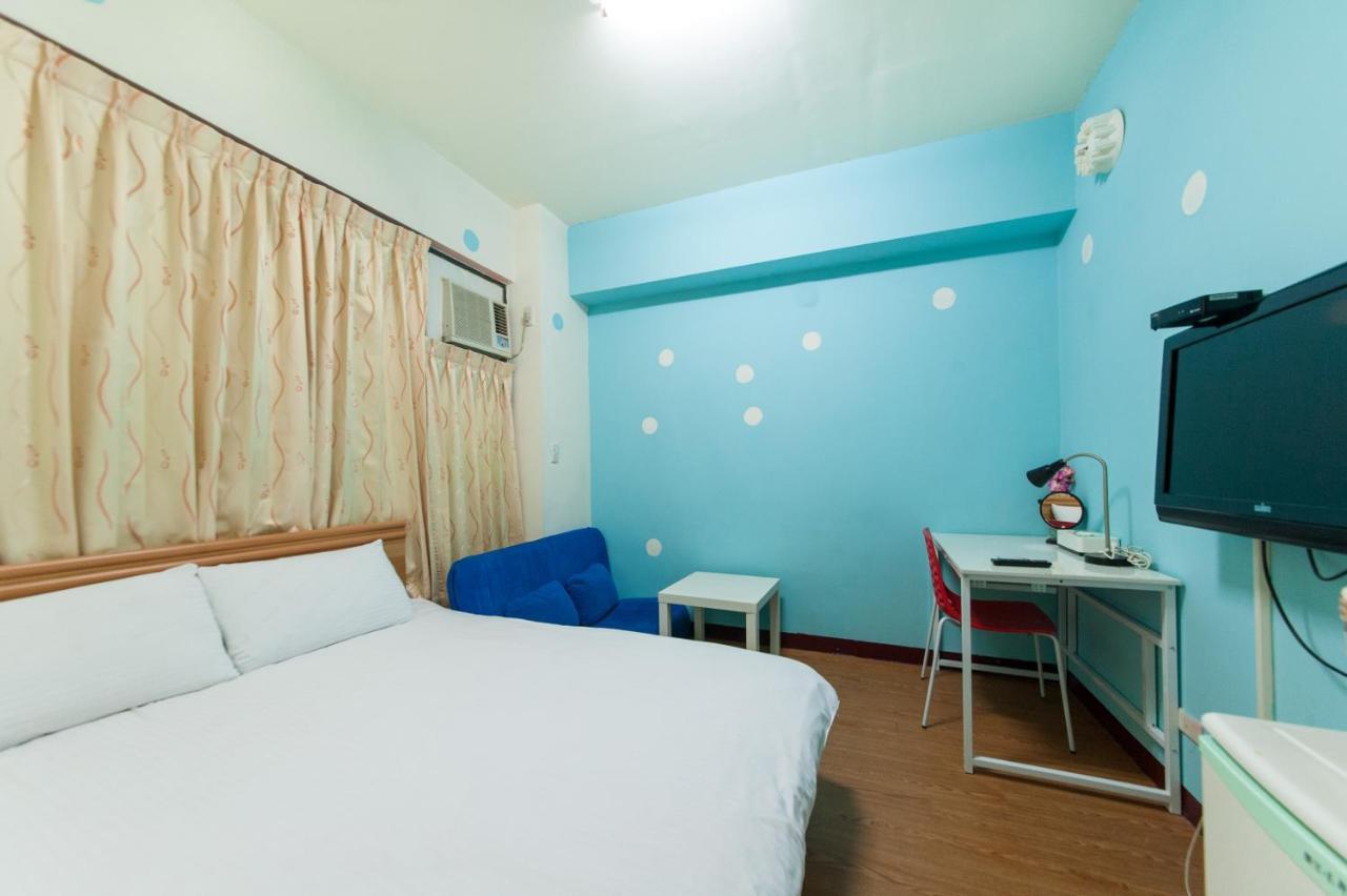 Fengjia Qing Su Homestay Taichung Exterior foto