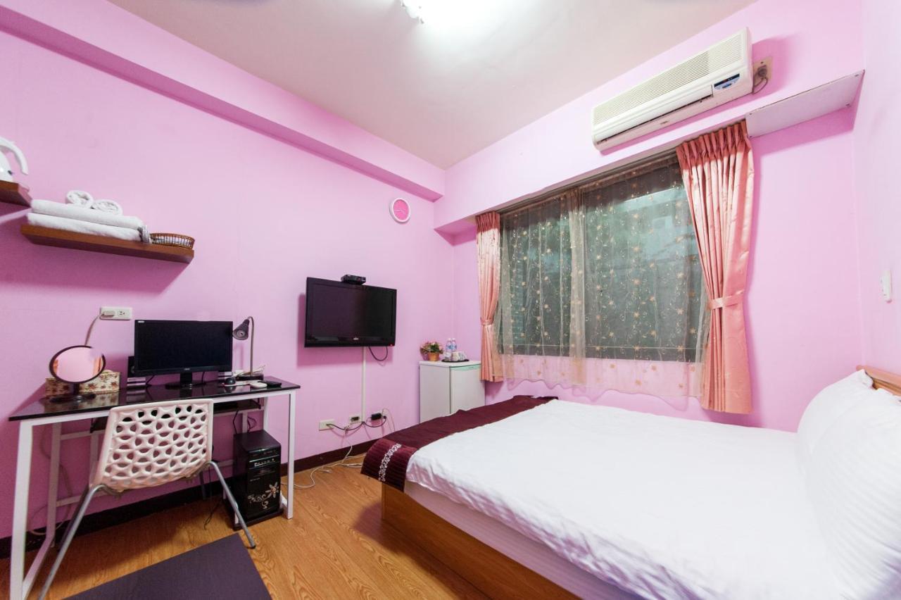 Fengjia Qing Su Homestay Taichung Exterior foto