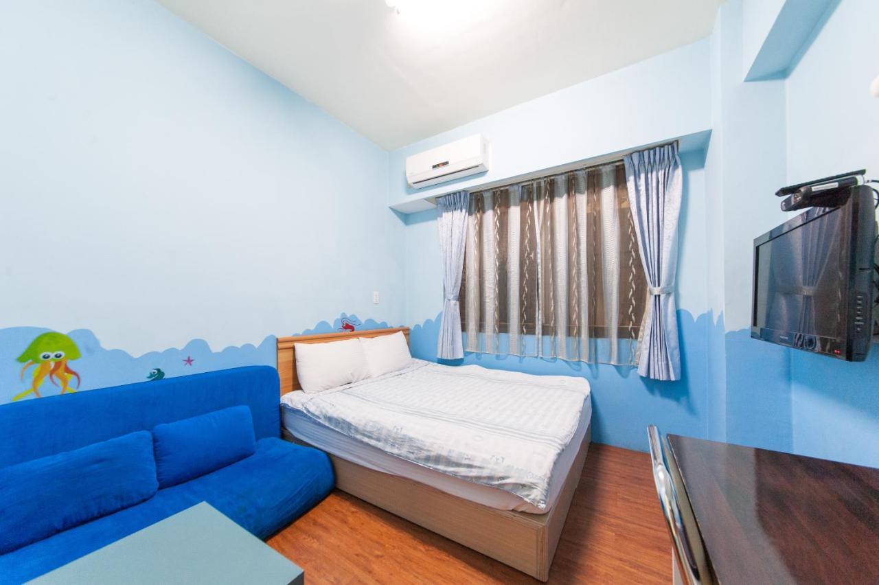 Fengjia Qing Su Homestay Taichung Exterior foto